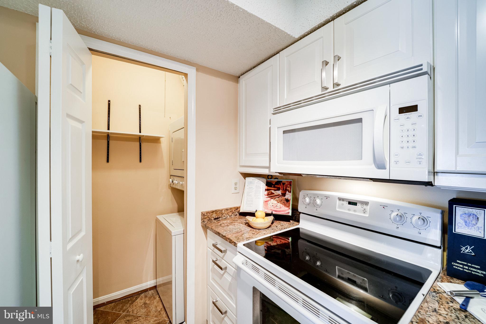 VICTORIA CROSSINGS AT MANCHESTER LAKES - Residential