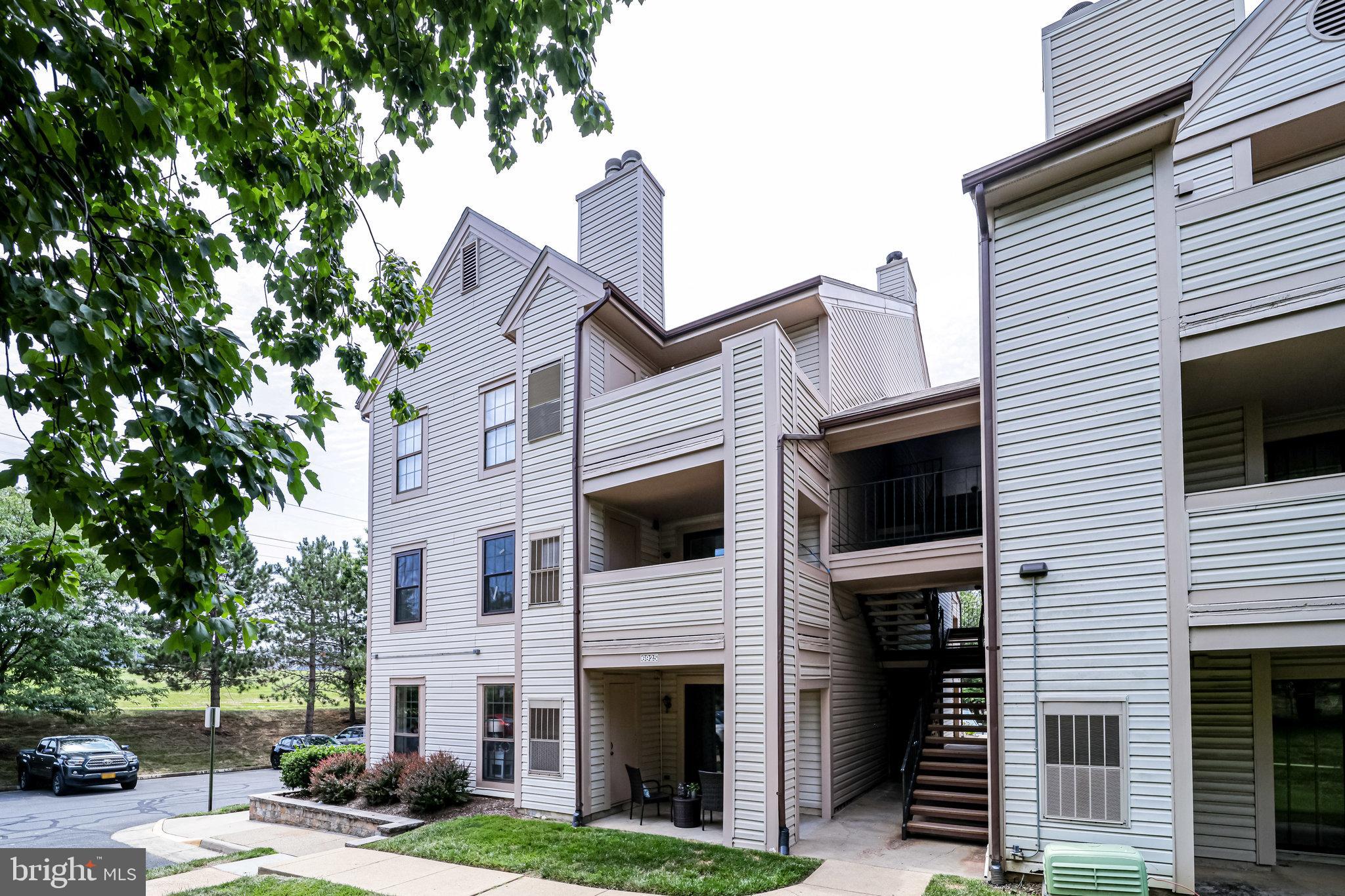 VICTORIA CROSSINGS AT MANCHESTER LAKES - Residential