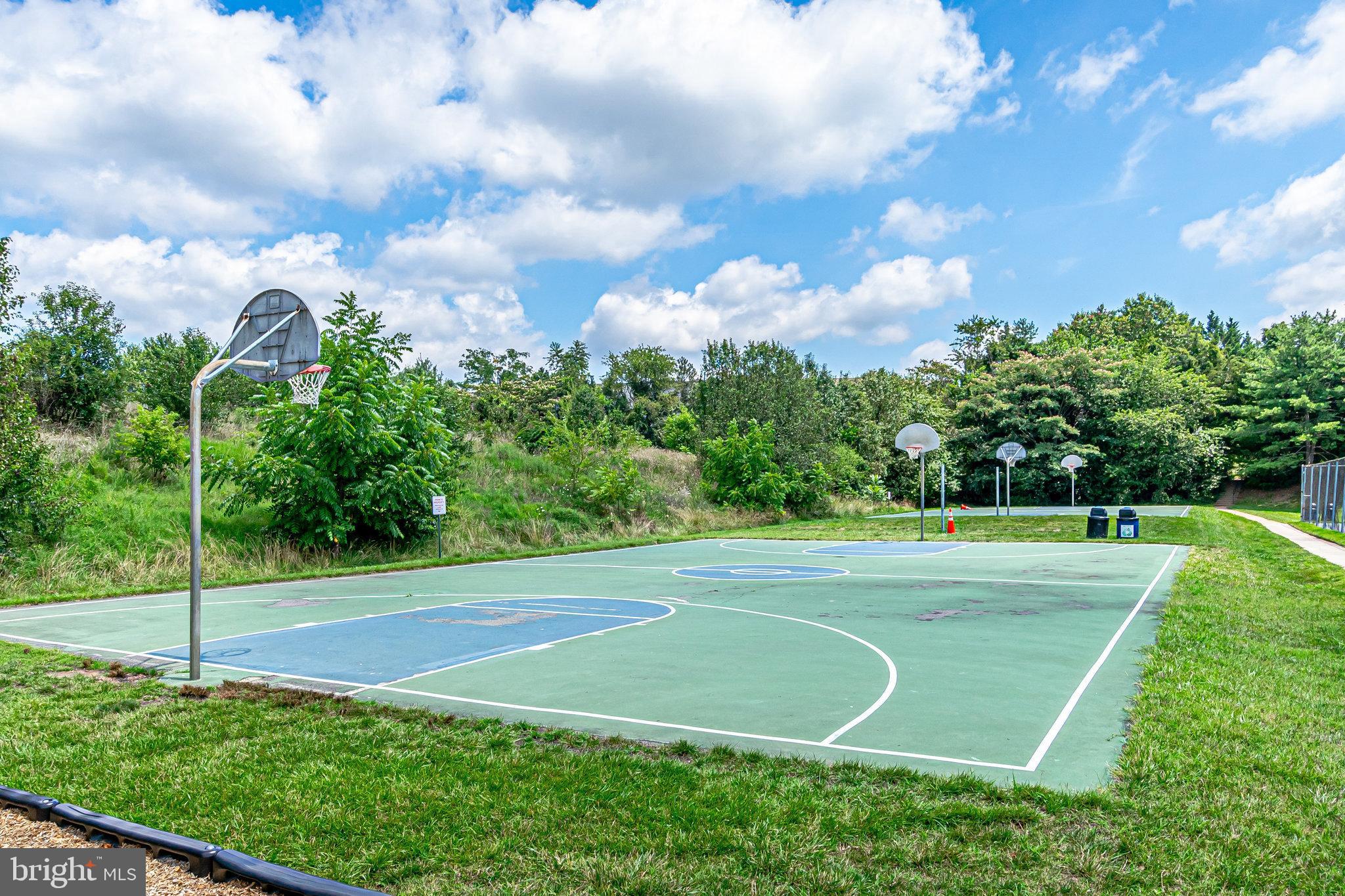 VICTORIA CROSSINGS AT MANCHESTER LAKES - Residential