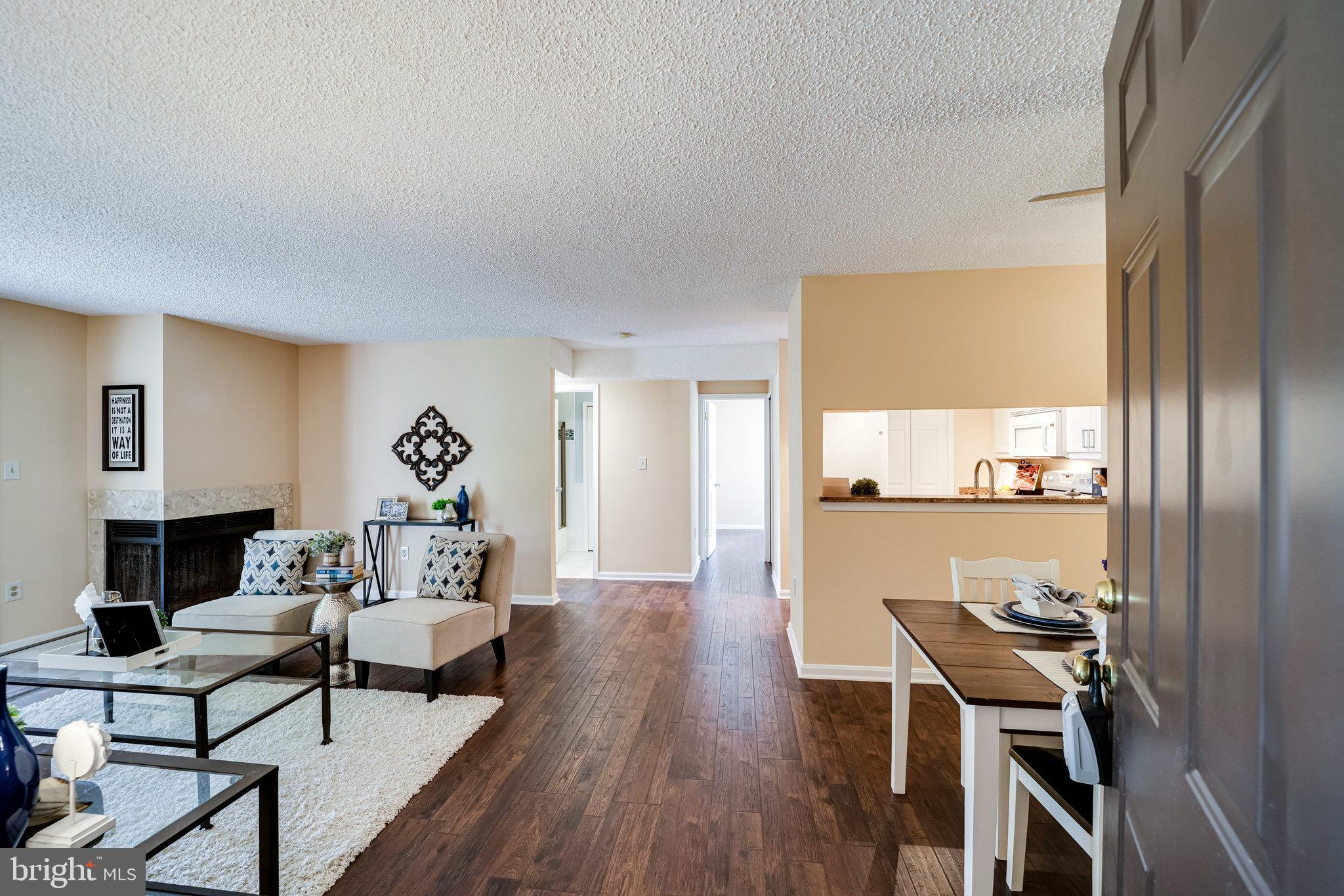 VICTORIA CROSSINGS AT MANCHESTER LAKES - Residential