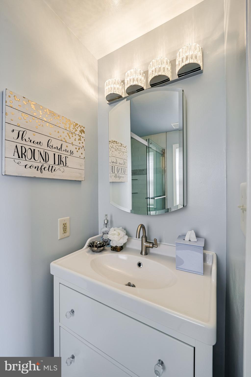 VICTORIA CROSSINGS AT MANCHESTER LAKES - Residential