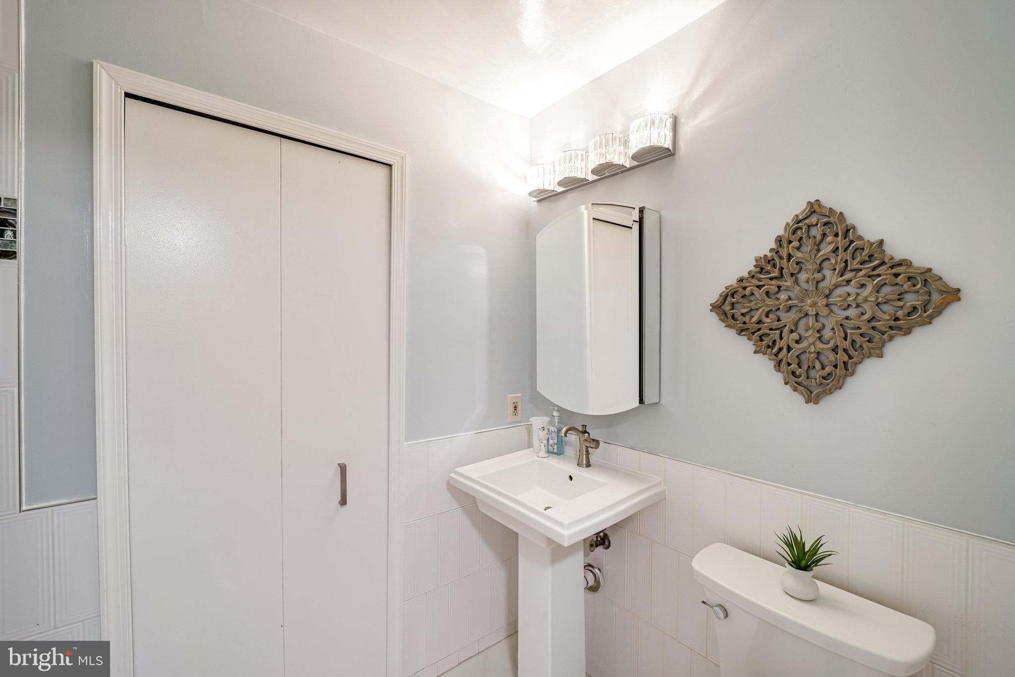 VICTORIA CROSSINGS AT MANCHESTER LAKES - Residential