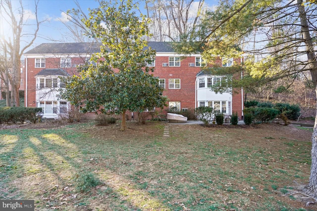 PARKFAIRFAX - Residential Lease