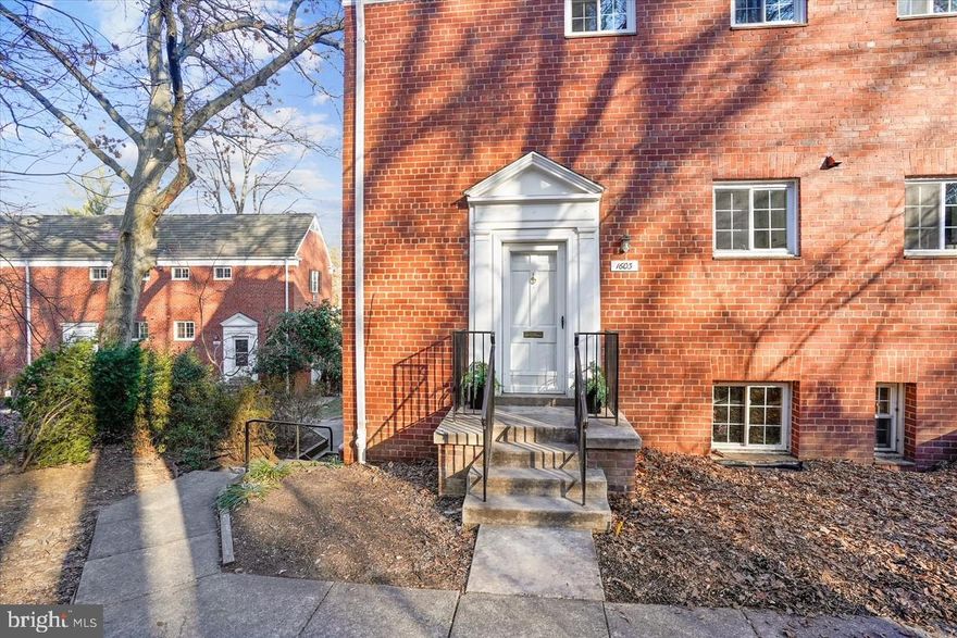 Renovated 2 Level townhouse-like end unit condo 2 Bedroom 1 Bathroom in Parkfairfax.  Open Floor Plan with Large bay window in living room, provides extra space. Newly painted throughout. New engineered hardwood floors on both levels.  New kitchen with white shaker-style cabinets and new stainless steel appliances in 2022.  Washer/dryer combo in unit. Primary Bedroom with walk in closet. Renovated bathroom with pedestal sink, white ceramic floor and wall tile. Community has so much to offer: Swimming pools, volleyball courts, basketball court, tennis courts, exercise room, tot lot playground, party room, car wash/maintenance yard and woodland trails. Water, trash and and natural gas included with rent. Ready for move in.