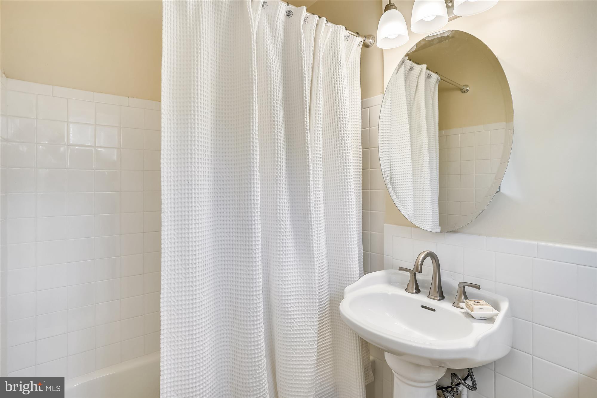 PARKFAIRFAX - Residential Lease