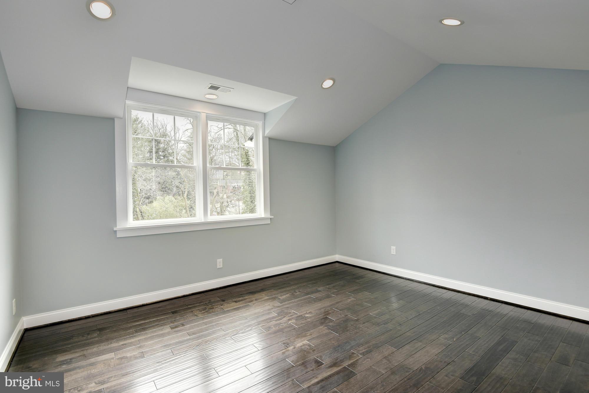 ROSEMONT - Residential