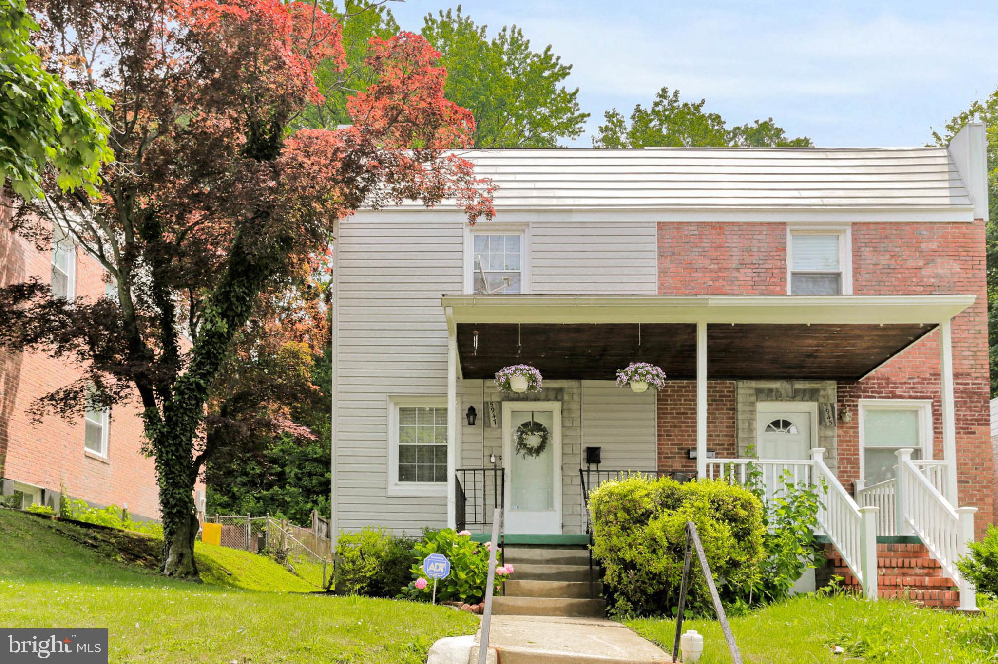 Very well maintained 3 bedroom townhome for under 200K!!! This home includes very spacious living area with wonderful backyard, great for entertaining. This home is perfect for buyers ready to make it their own. Schedule your appointment today, this home will not last!