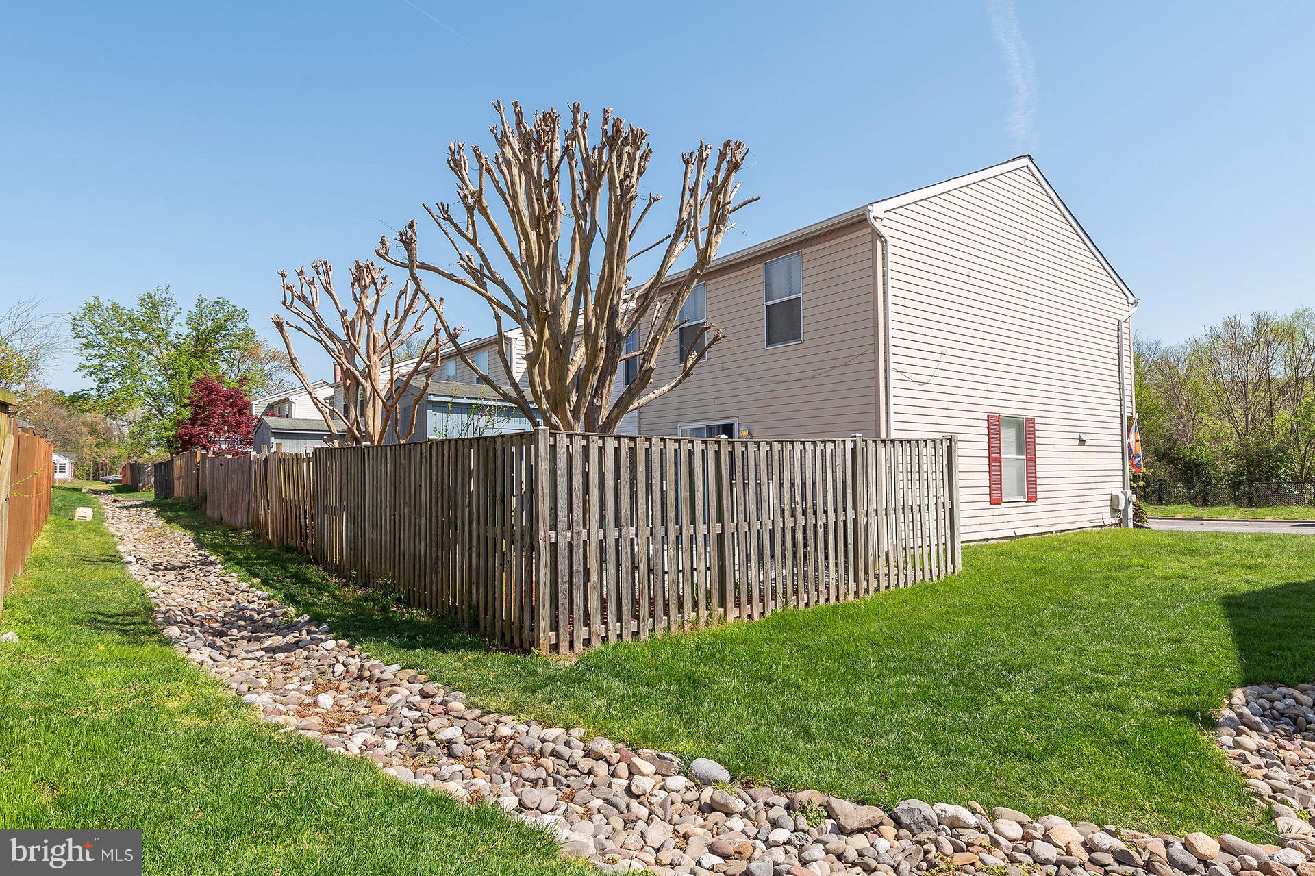 GRAYS LUCK CONDO - Residential