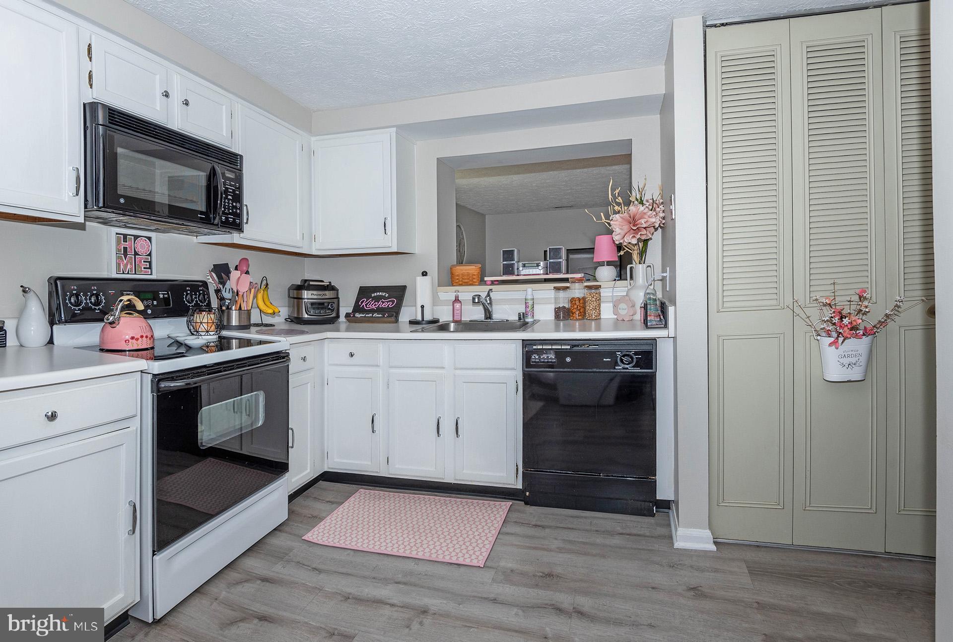 GRAYS LUCK CONDO - Residential