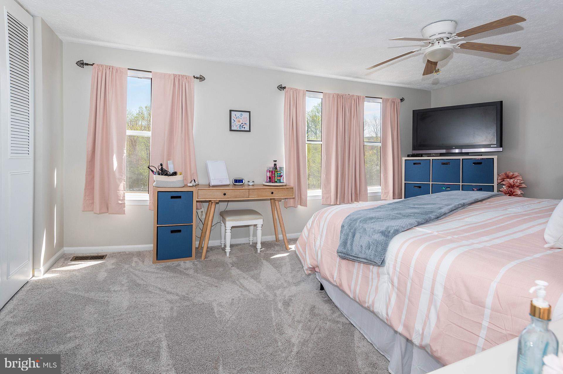 GRAYS LUCK CONDO - Residential