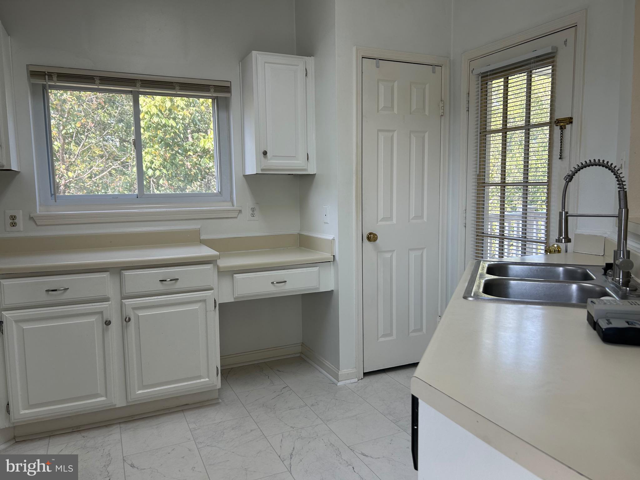 BROOKMEADE CONDO - Residential Lease