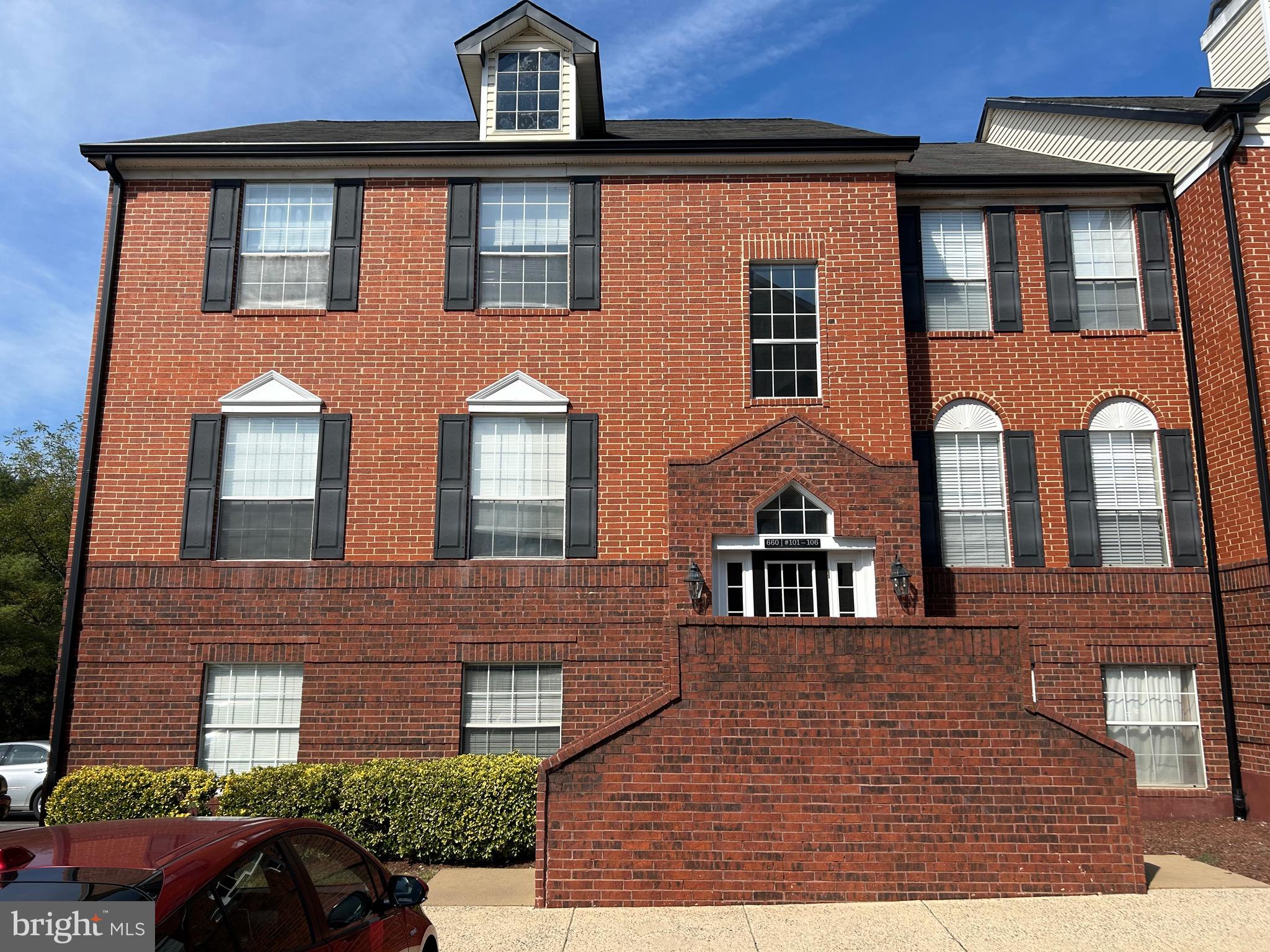 BROOKMEADE CONDO - Residential Lease