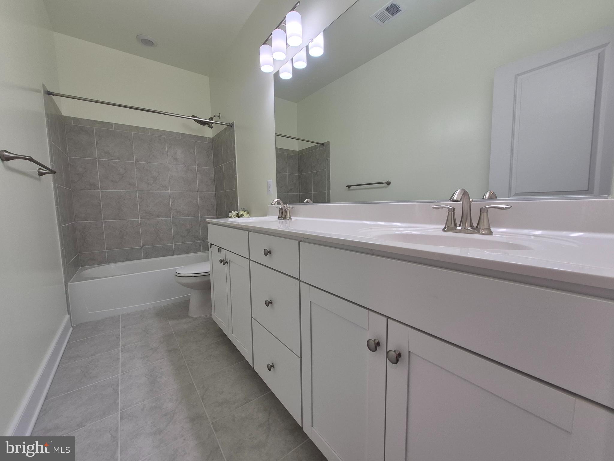 THE CHASE AT QUINCE ORCHARD - Residential