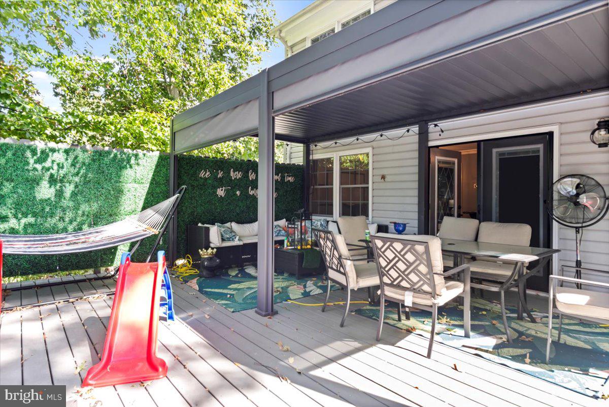 TANTALLON ON THE POTOMAC - Residential