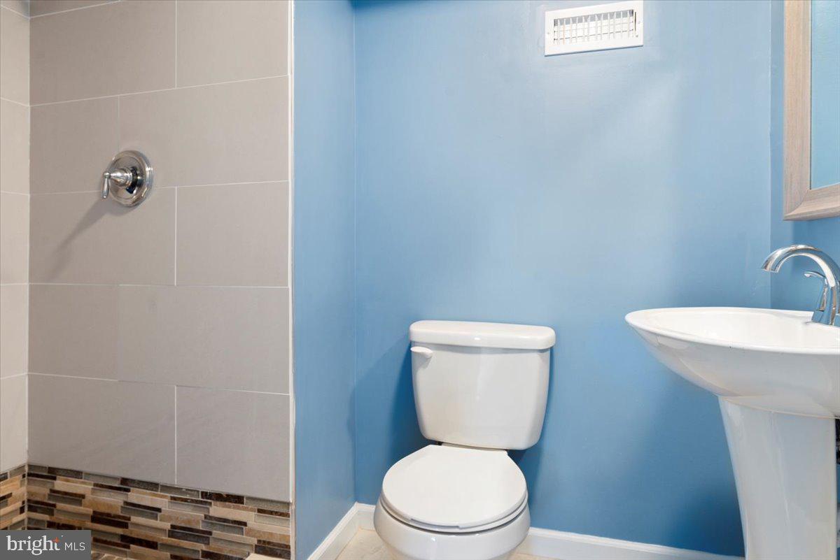 TANTALLON ON THE POTOMAC - Residential