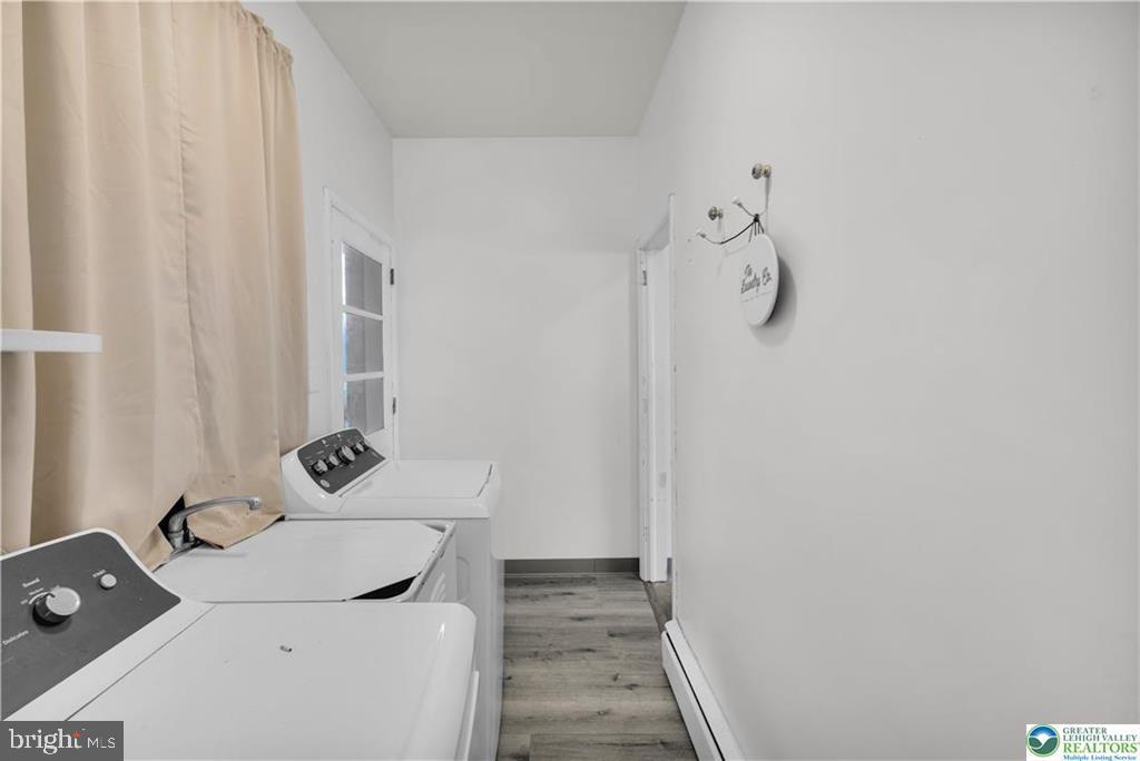 PARKSIDE COURTS - Residential