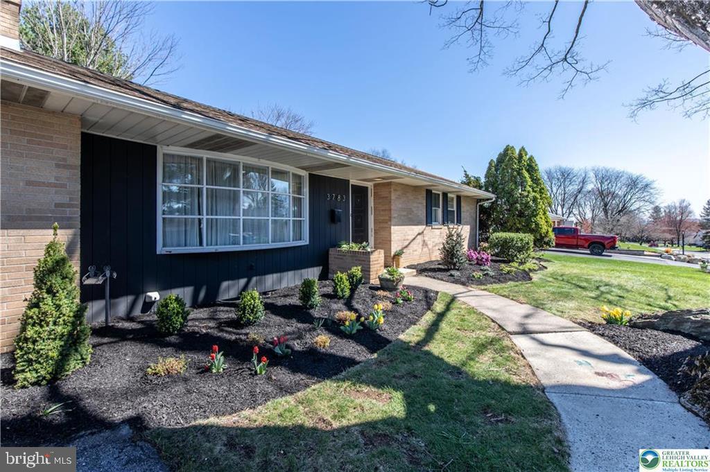 PARKSIDE COURTS - Residential