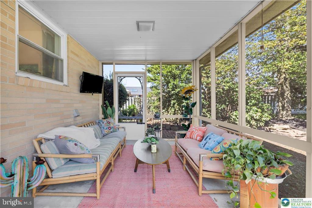 PARKSIDE COURTS - Residential
