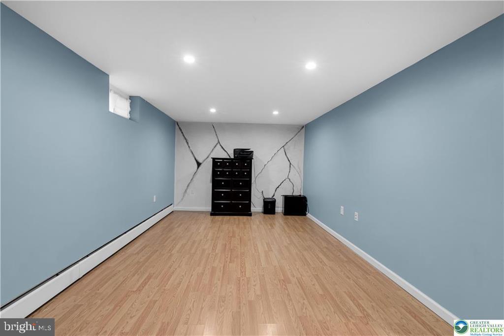PARKSIDE COURTS - Residential