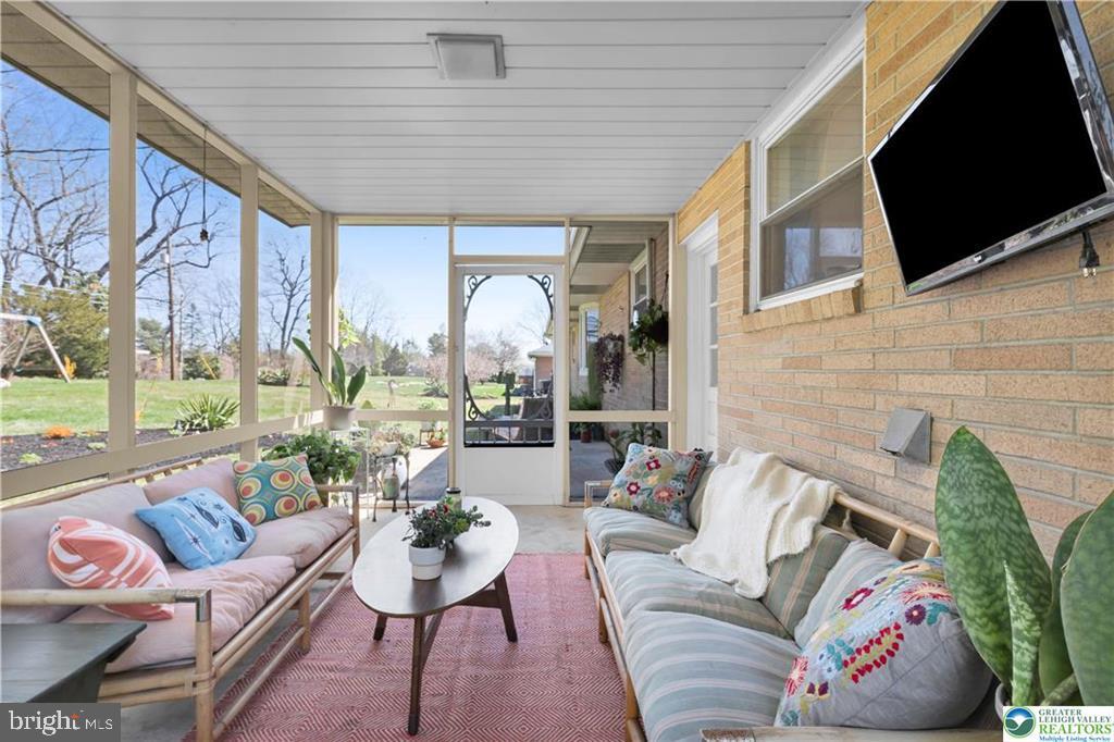 PARKSIDE COURTS - Residential