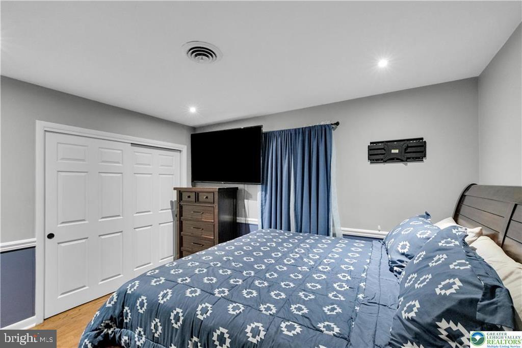 PARKSIDE COURTS - Residential