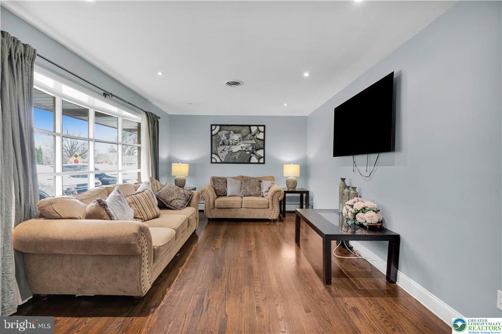 PARKSIDE COURTS - Residential