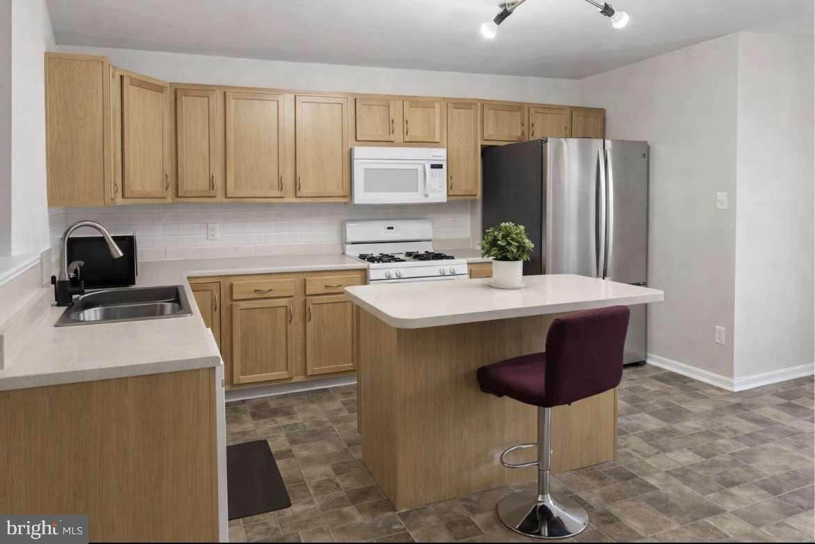 412 W THIRTY SECOND STREET