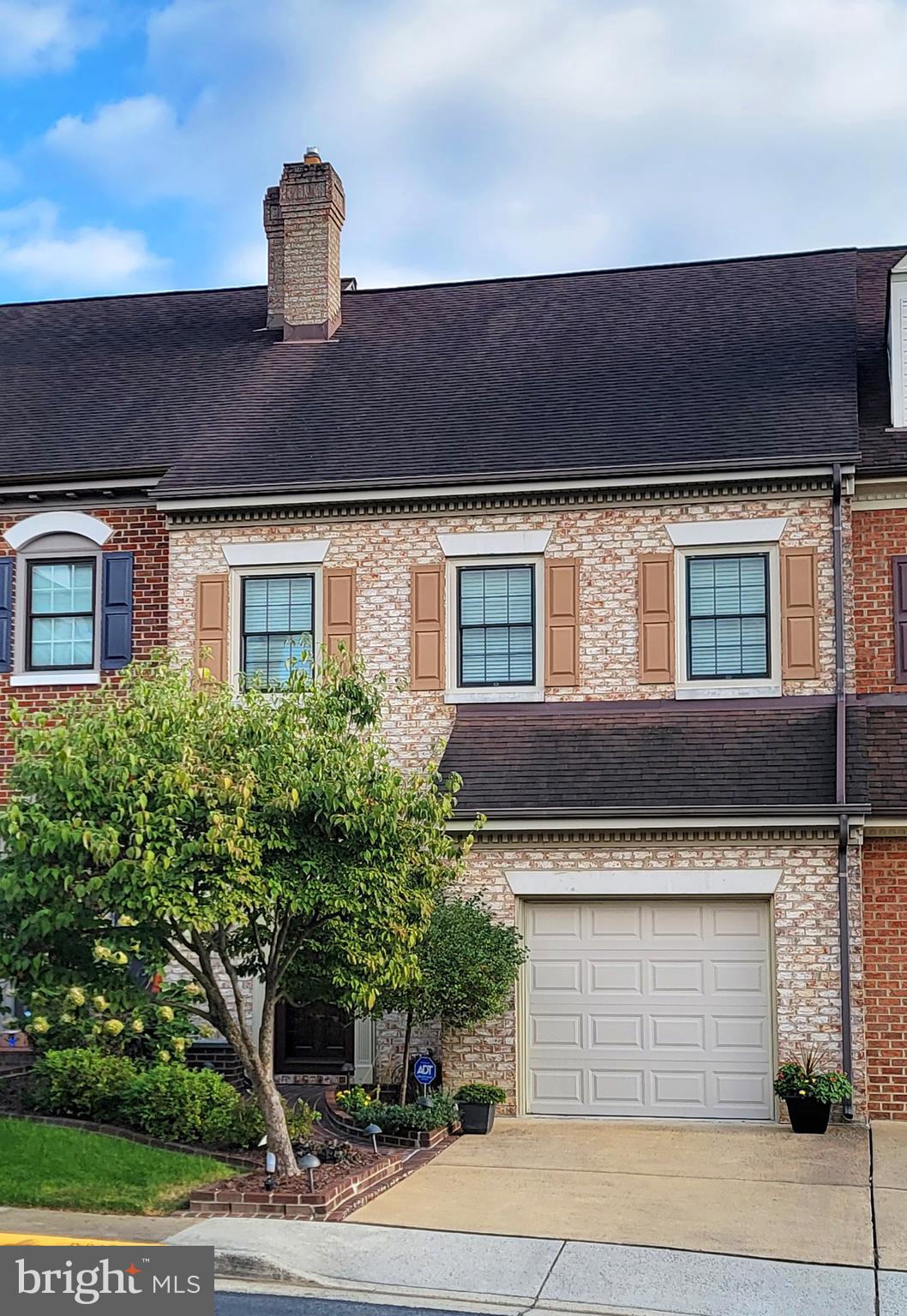 LANDMARK MEWS - Residential