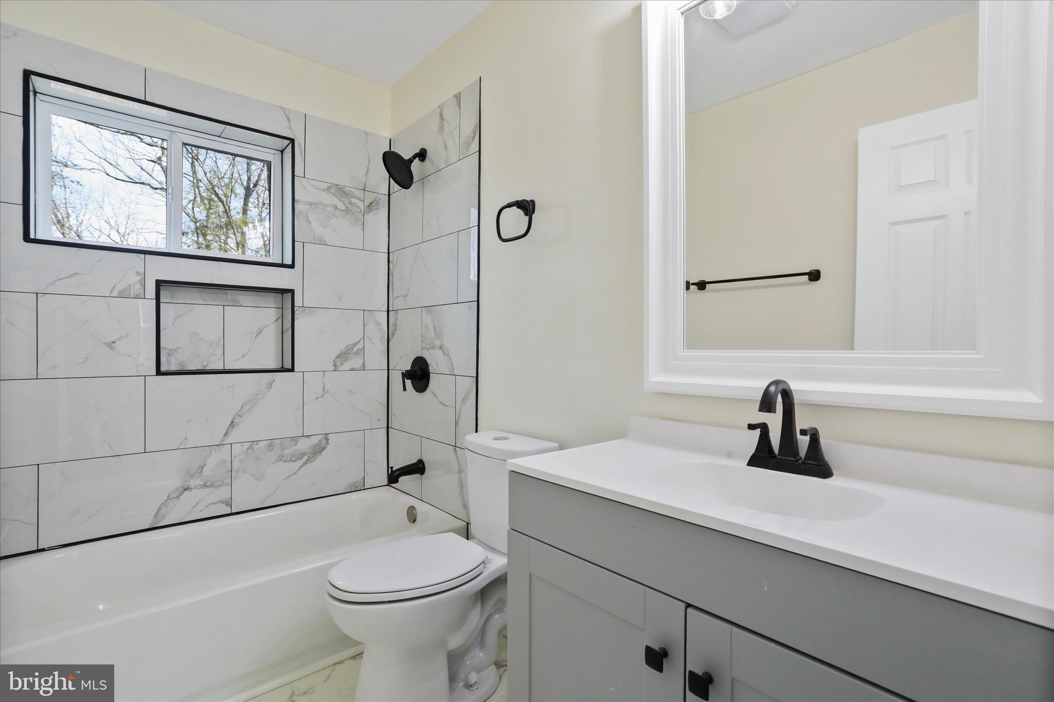 ROYAL VIEW ESTATES - Residential