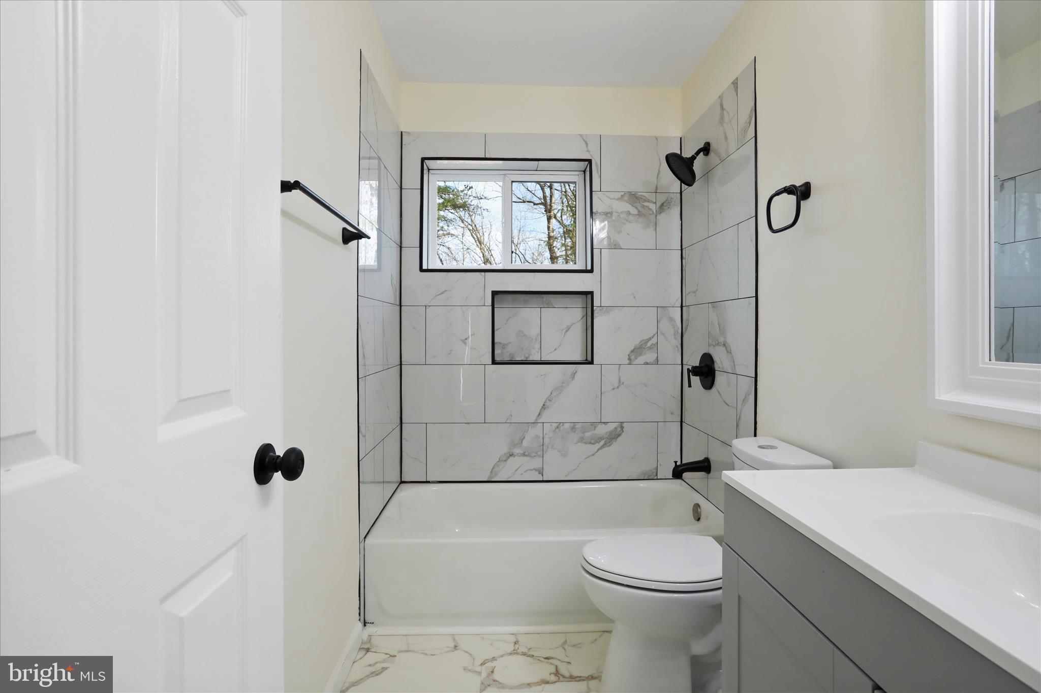 ROYAL VIEW ESTATES - Residential