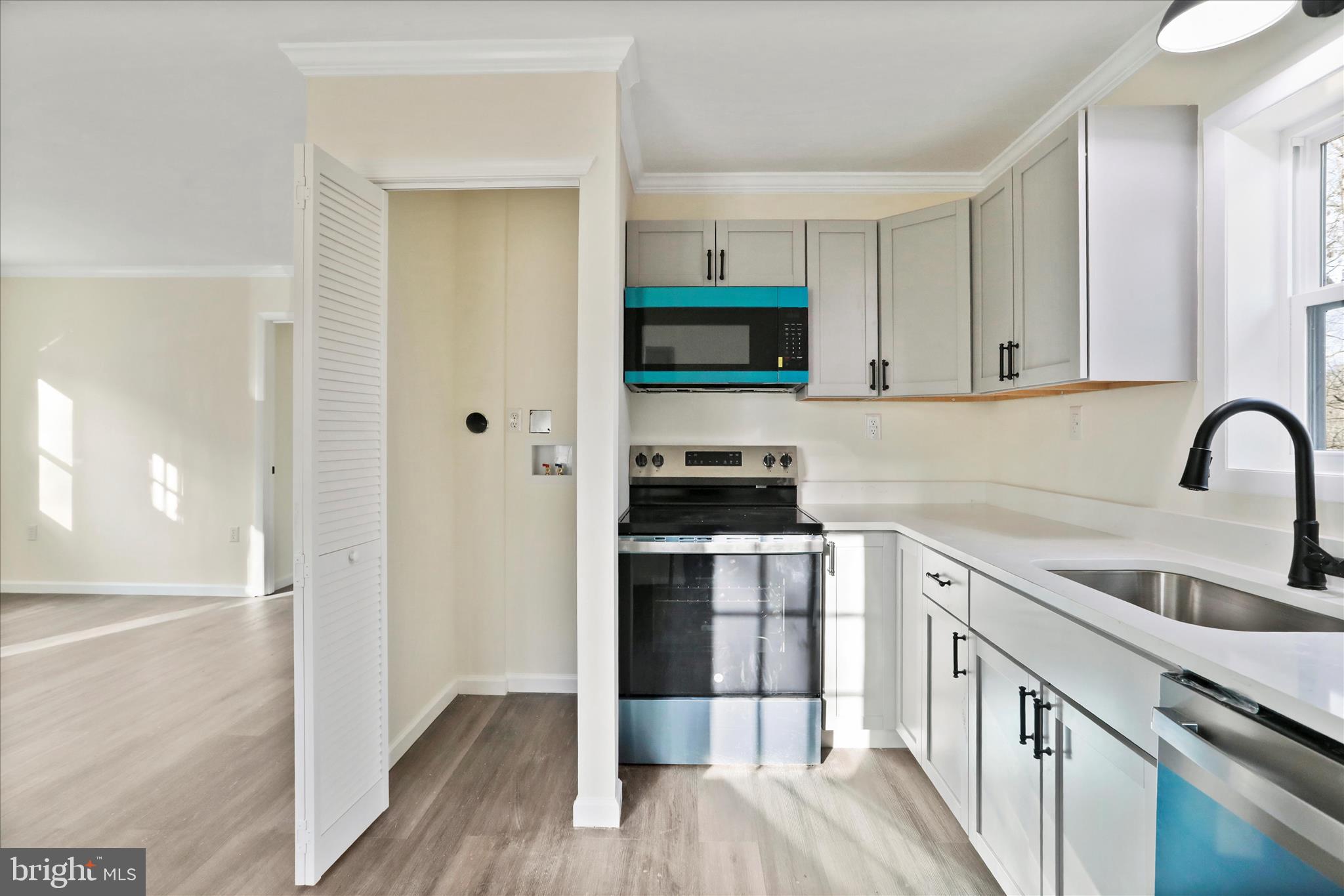 ROYAL VIEW ESTATES - Residential