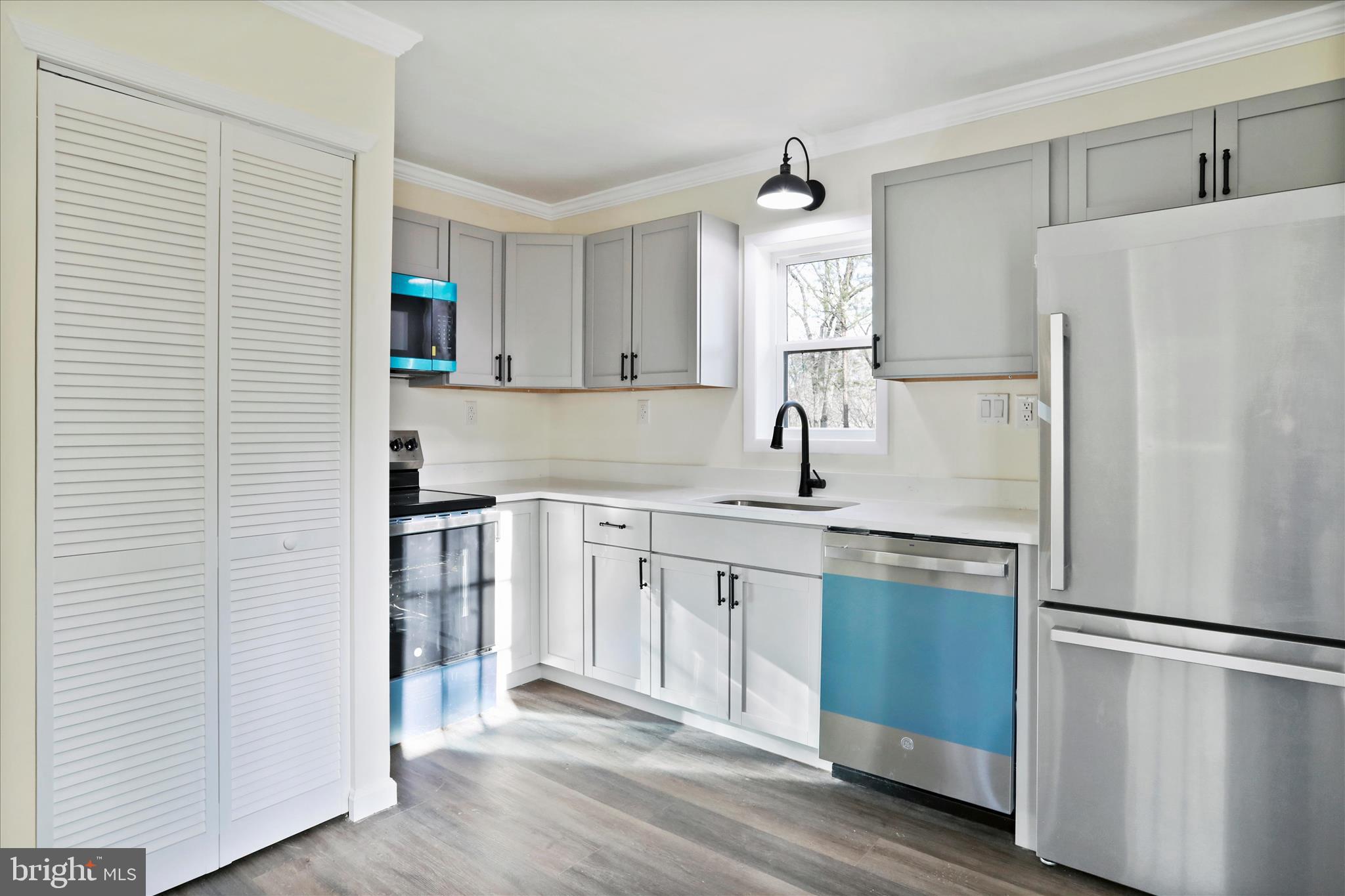 ROYAL VIEW ESTATES - Residential