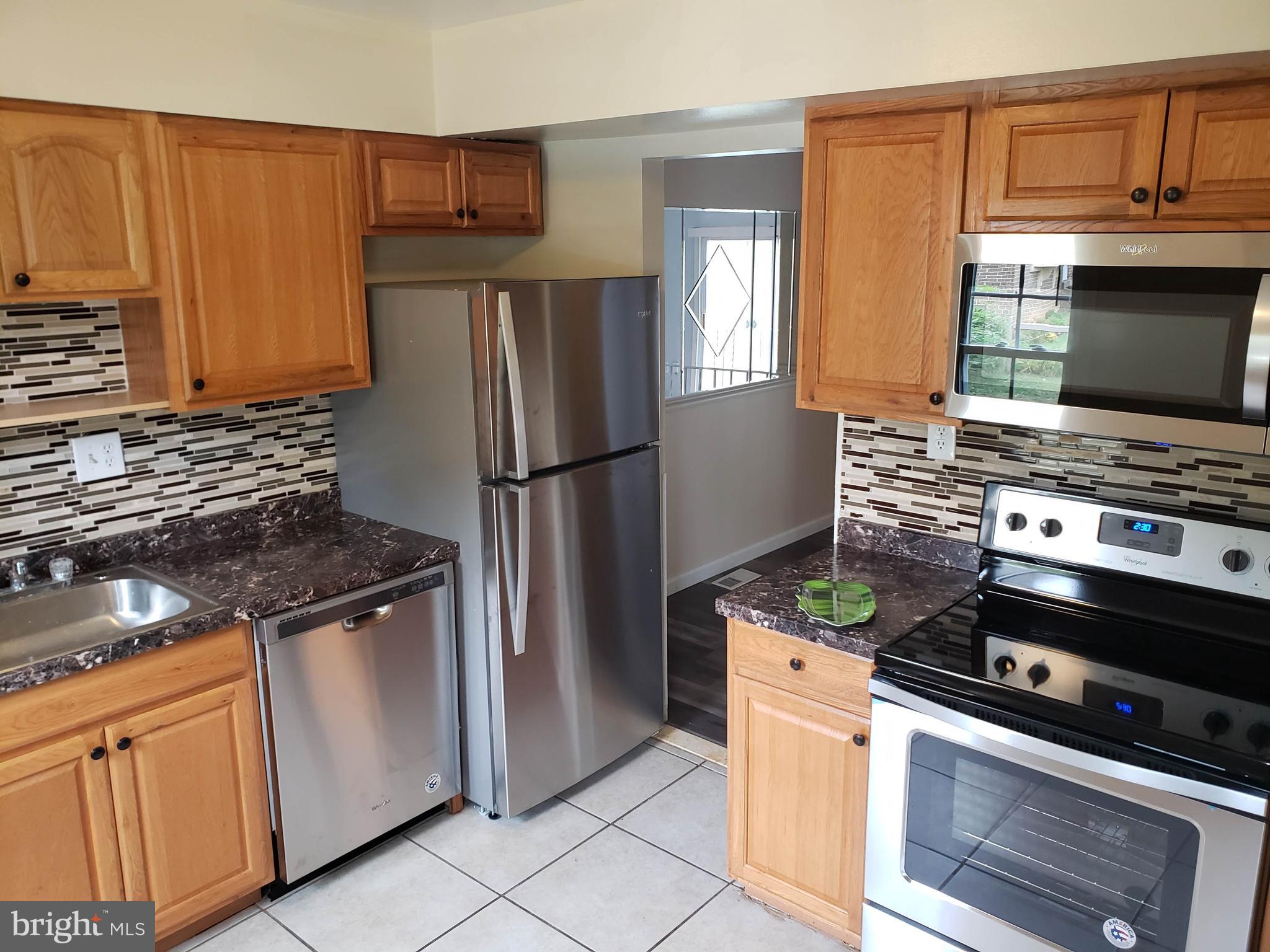 BURKE STATION SQUARE - Residential Lease