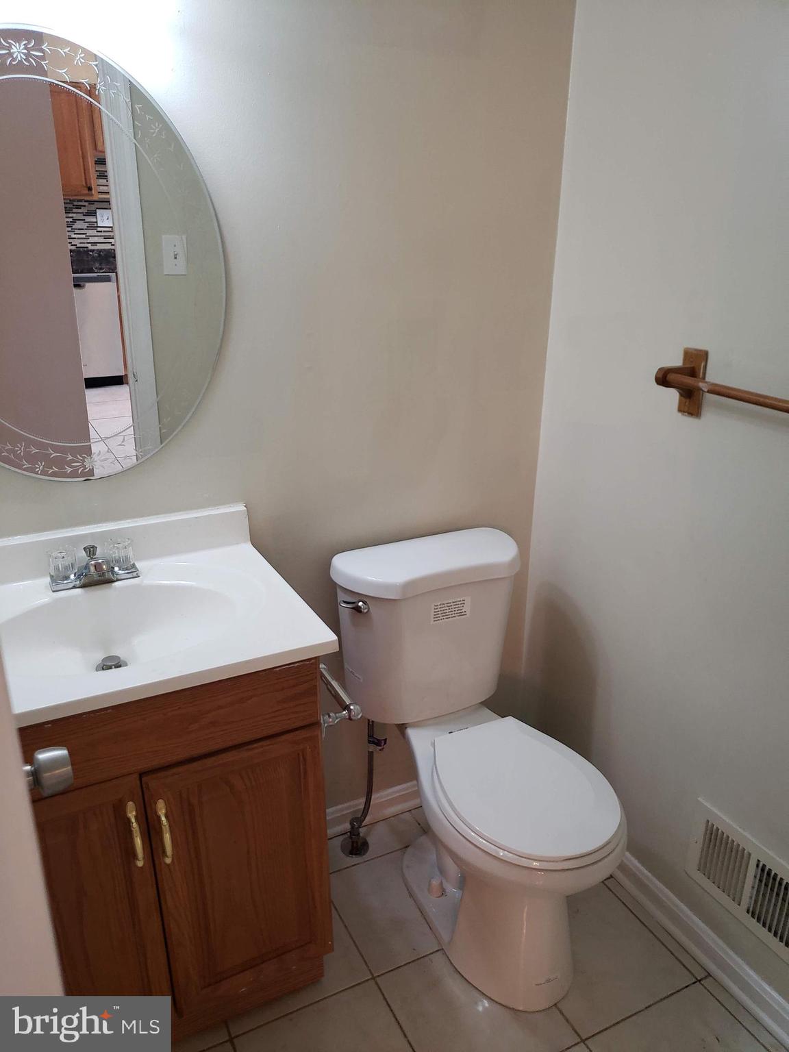 BURKE STATION SQUARE - Residential Lease