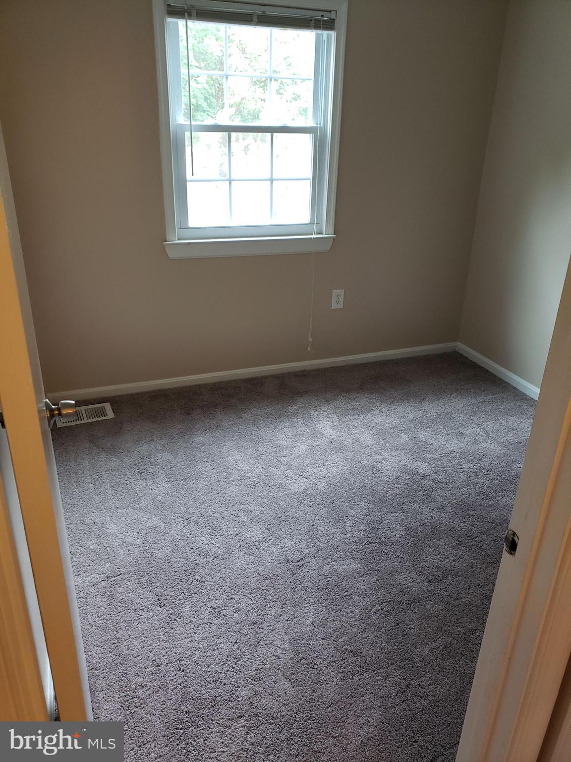 BURKE STATION SQUARE - Residential Lease