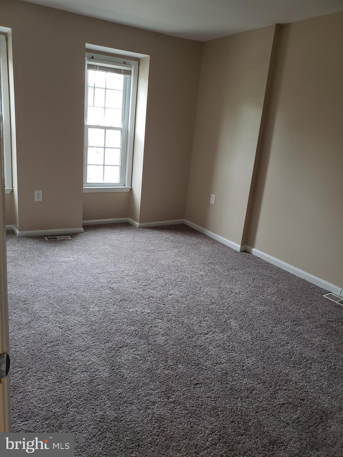 BURKE STATION SQUARE - Residential Lease