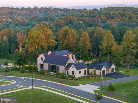Homes For Sale - 1 Foxtrot Knoll Lane<br/> MIDDLEBURG, VA 20117