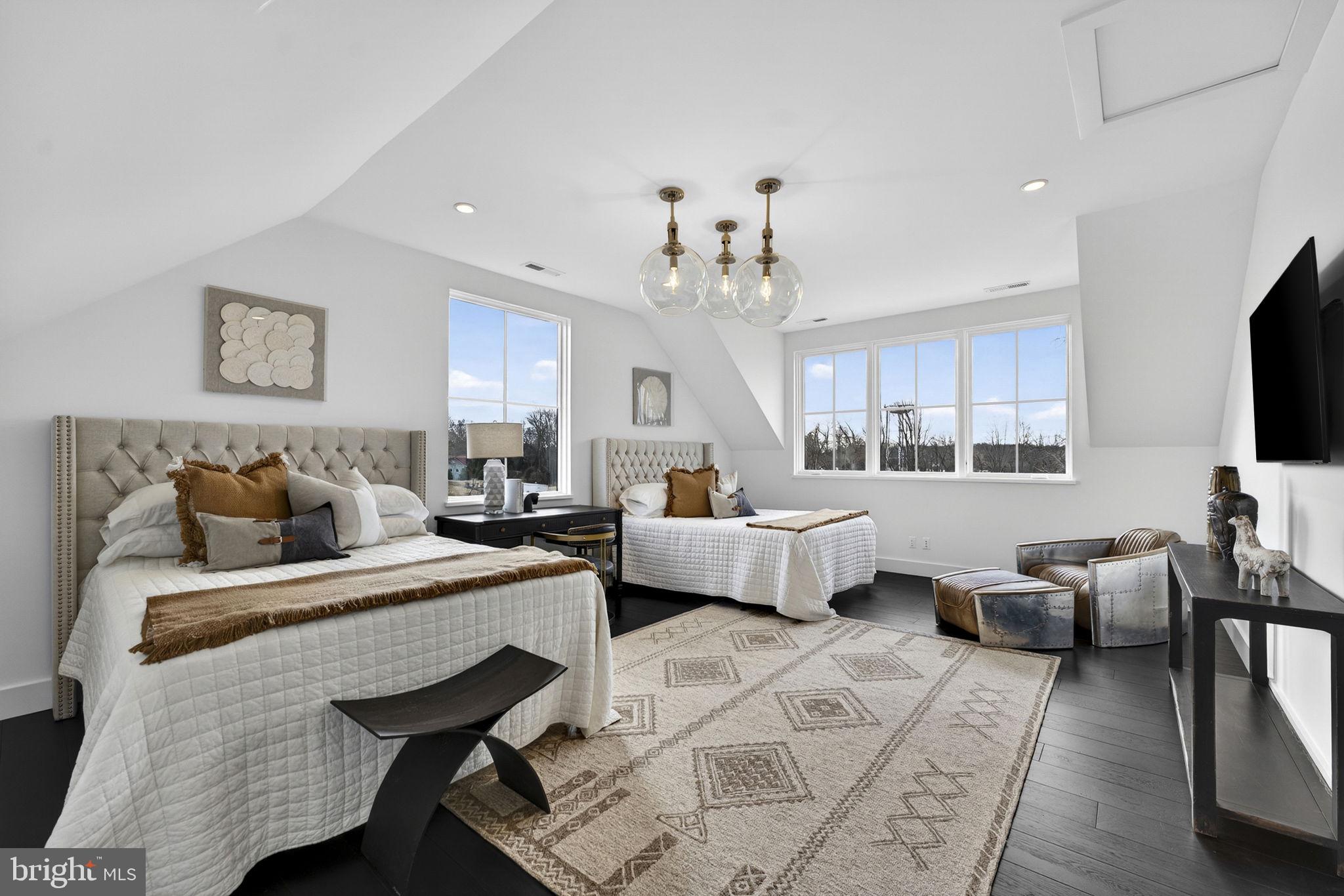 RESIDENCES AT SALAMANDER - Residential