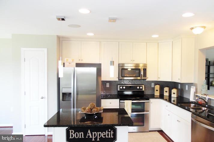 STONEBROOK VILLAGE - Residential