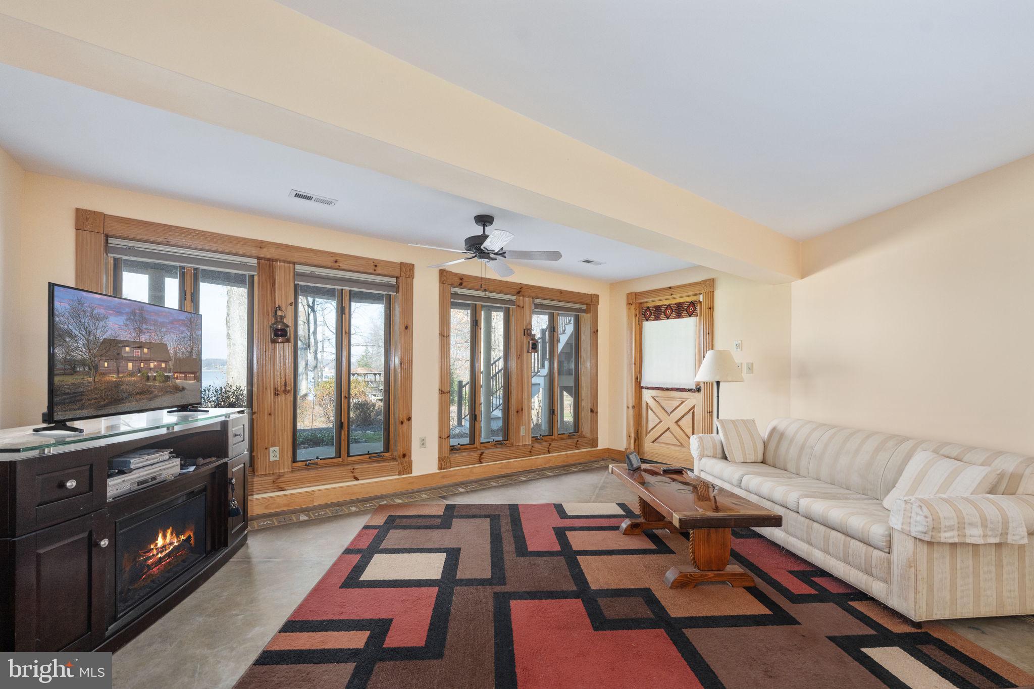 TARA WOODS - Residential