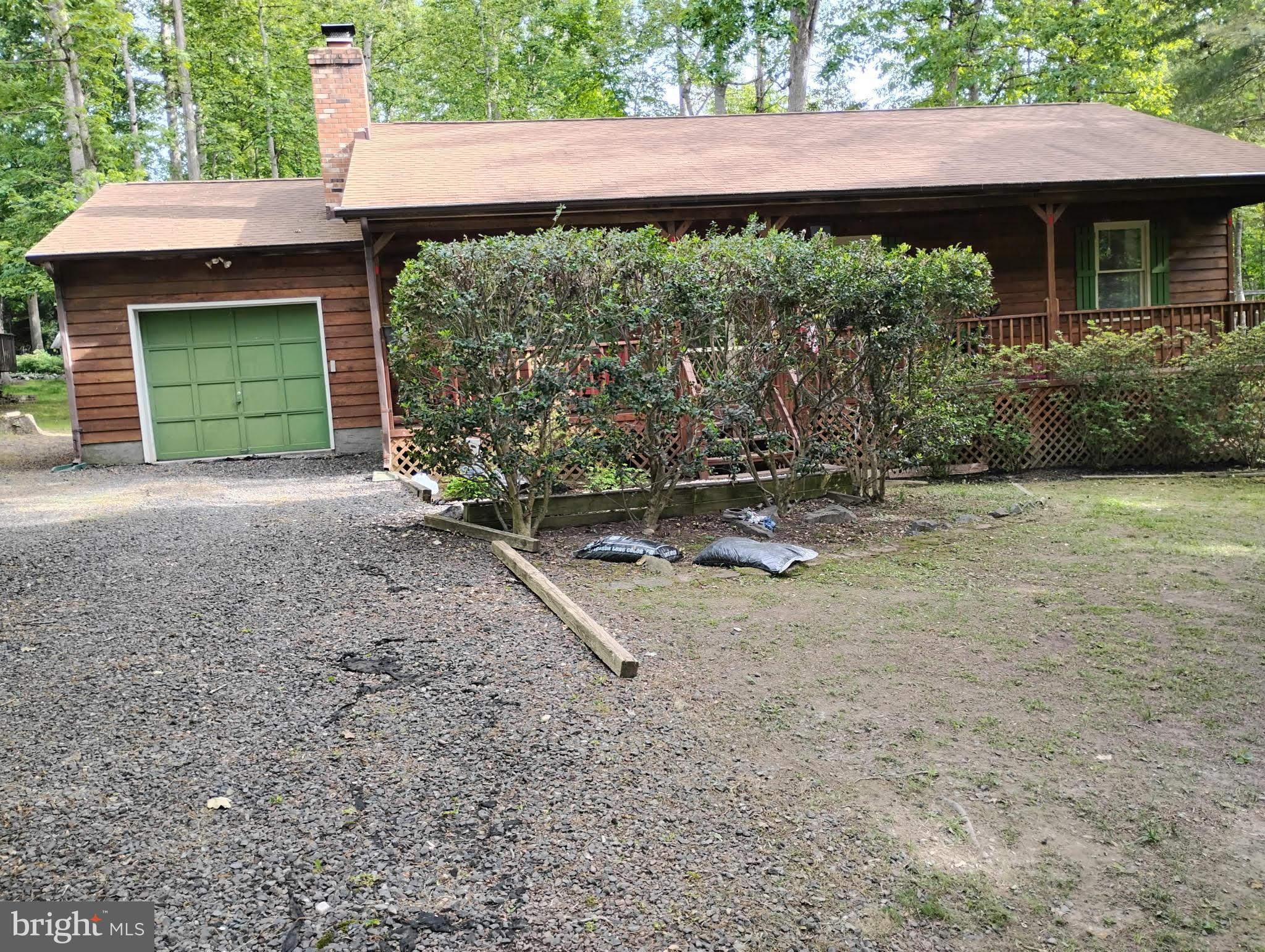 3702 LAKEVIEW PARKWAY