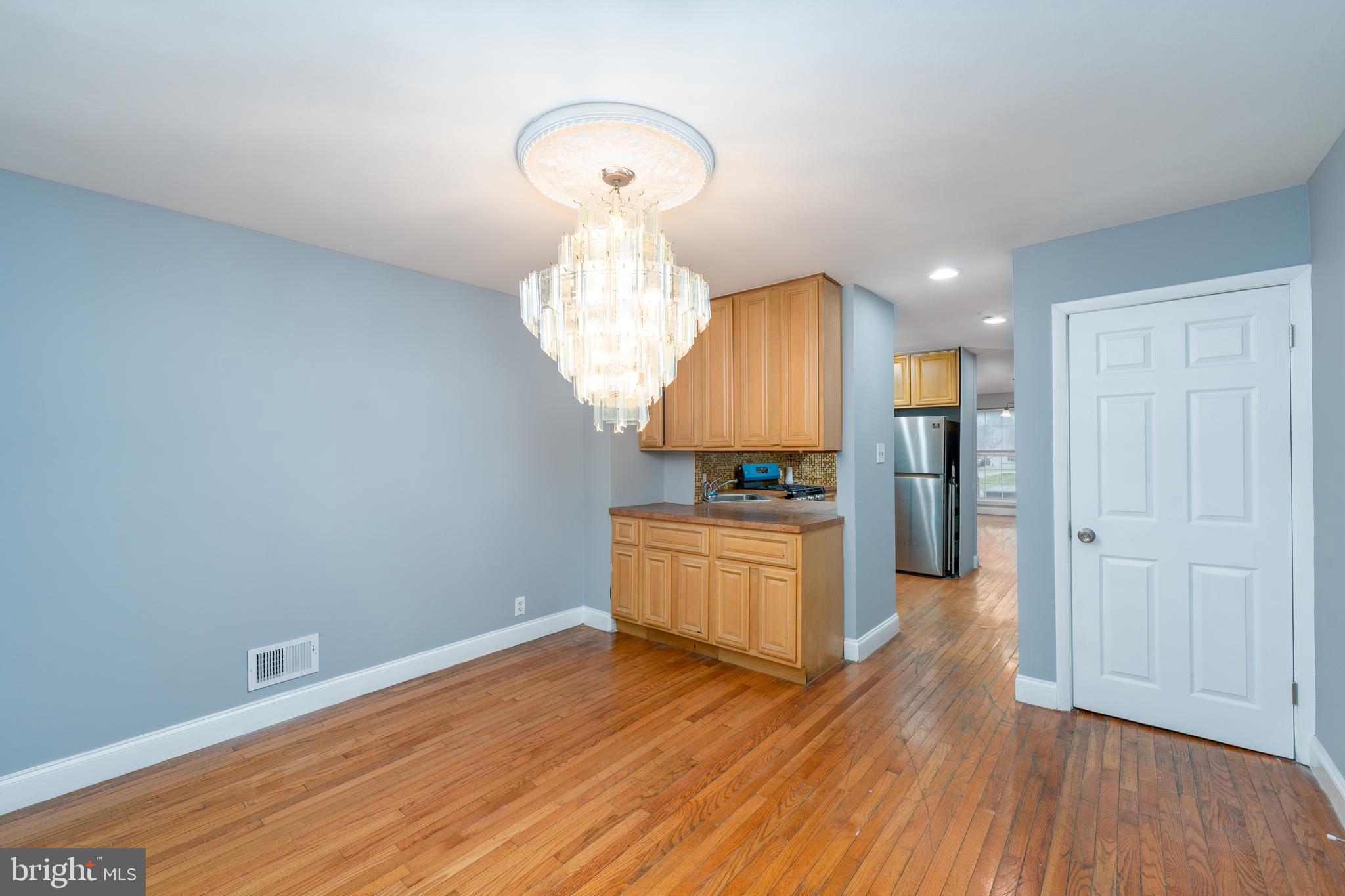 BROADWAY EAST - Residential Lease