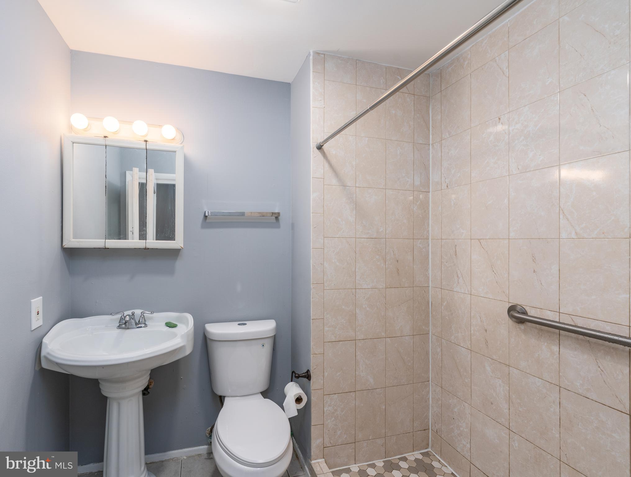 BROADWAY EAST - Residential Lease