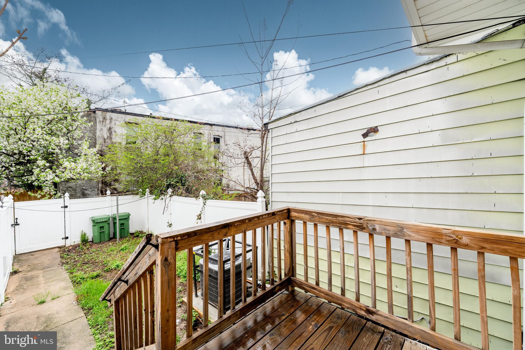 BROADWAY EAST - Residential Lease