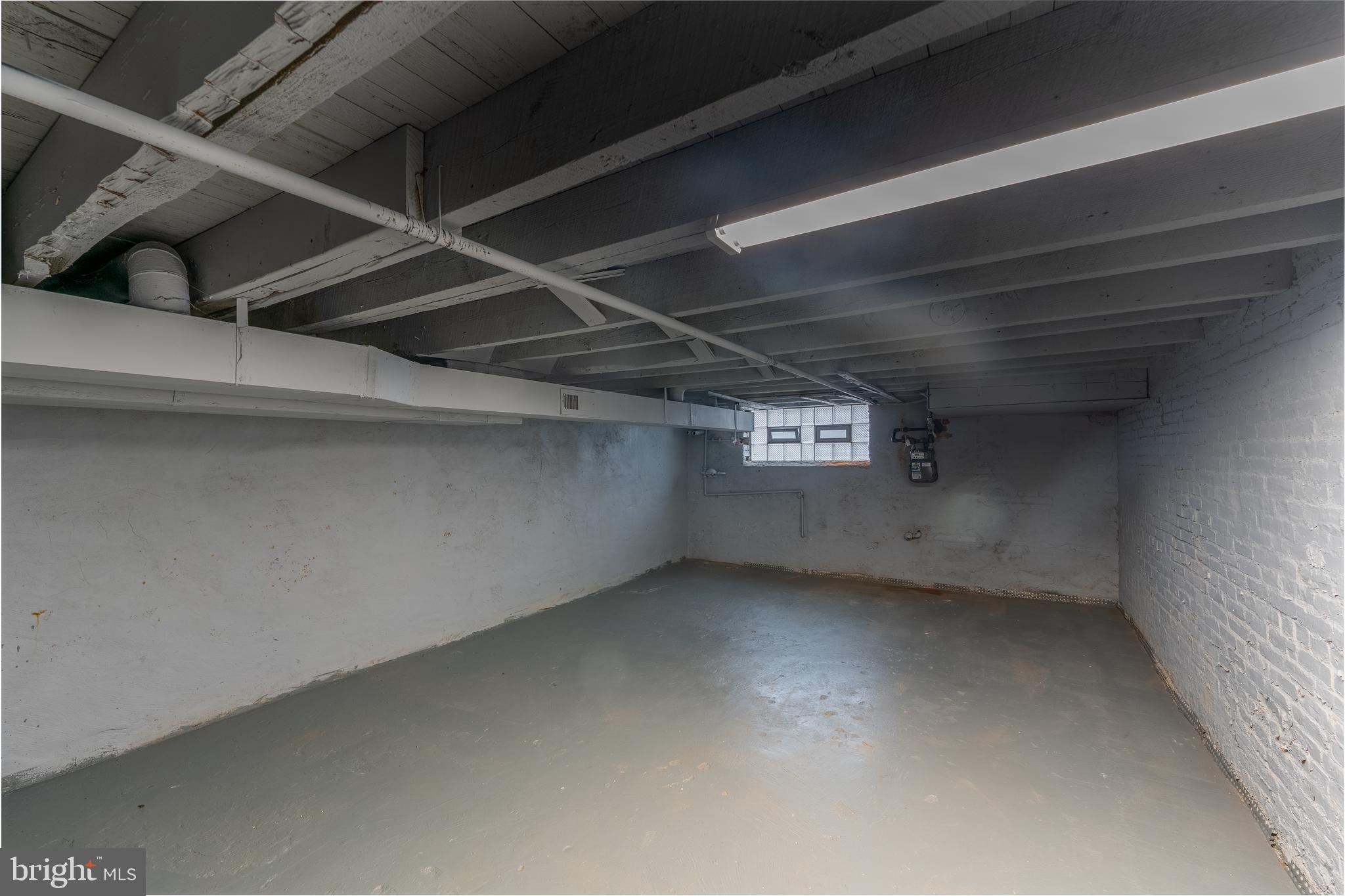 BROADWAY EAST - Residential Lease