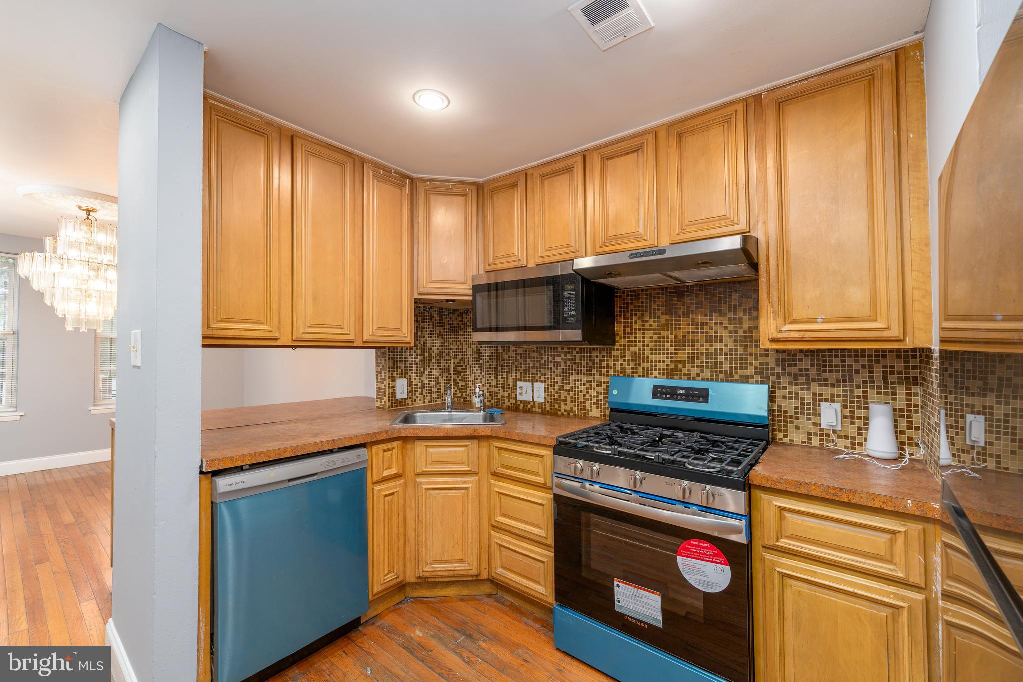 BROADWAY EAST - Residential Lease