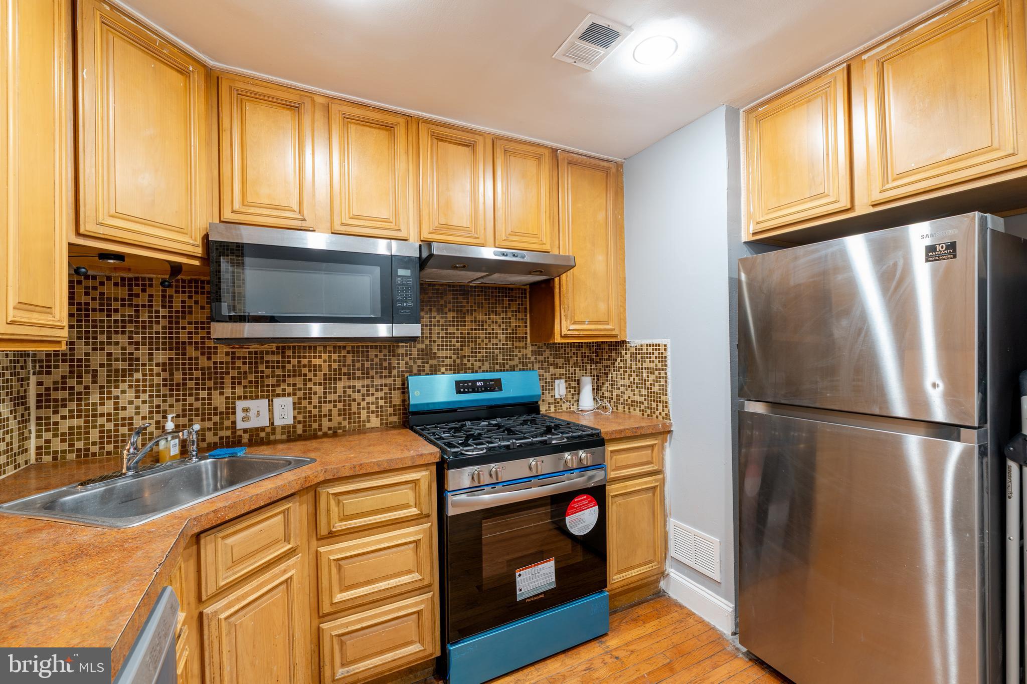 BROADWAY EAST - Residential Lease