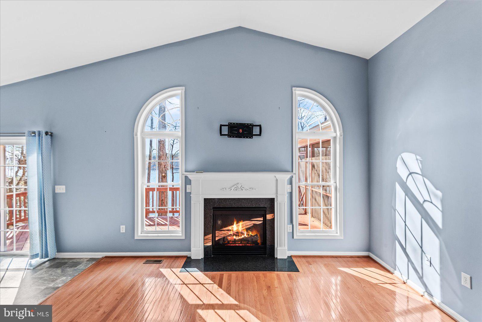 LAKE CAROLINE - Residential