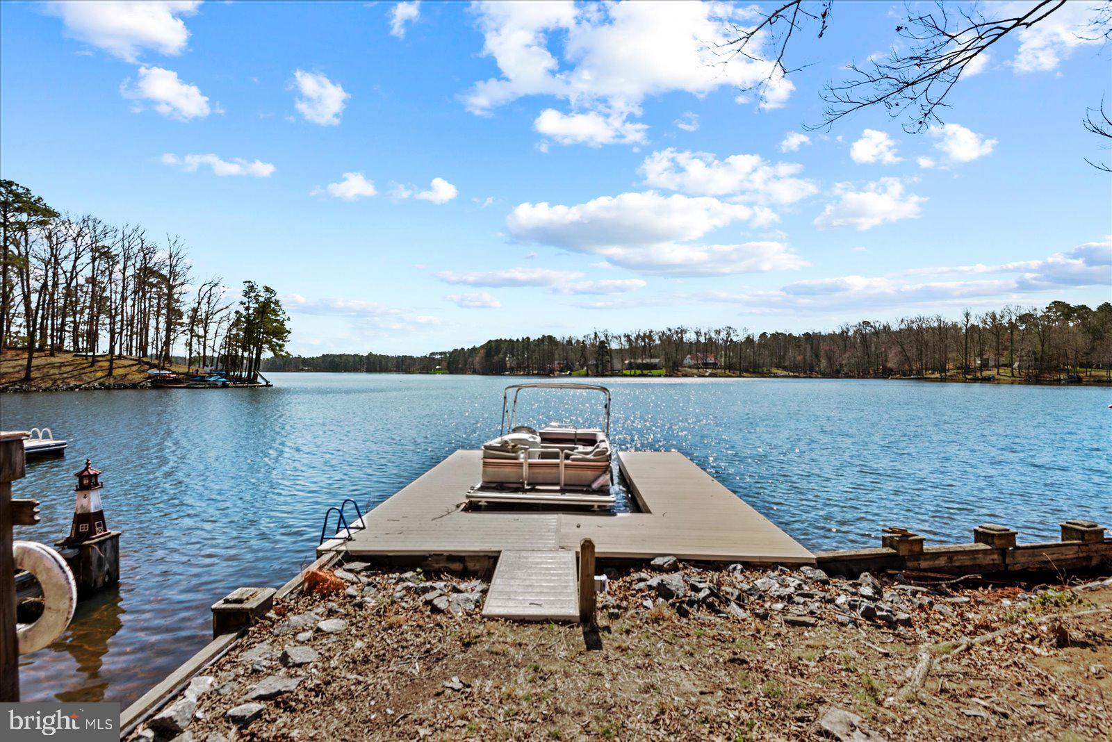 LAKE CAROLINE - Residential