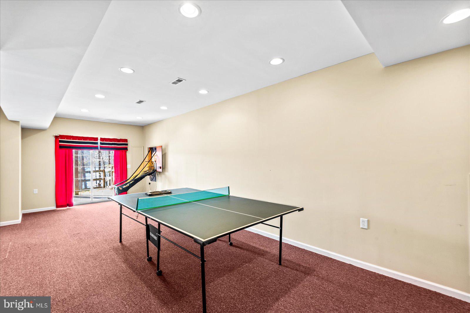 LAKE CAROLINE - Residential